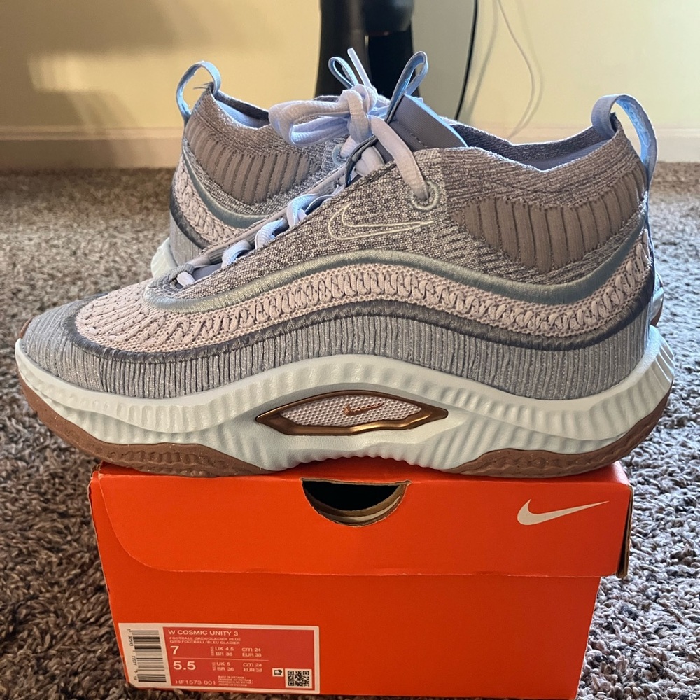 WMNS NIKE COSMIC UNITY 3 “SHINE TOGETHER” BRAND NEW WMNS Sz 7 100% AUTHENTIC